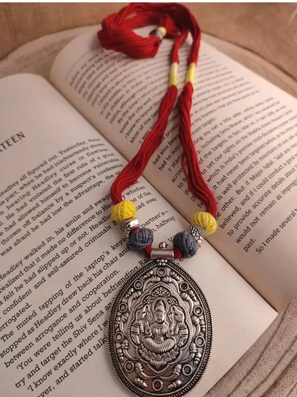 Red_Thread_Ganesha_Silver_Tone_Pendant_Necklace_For_Women