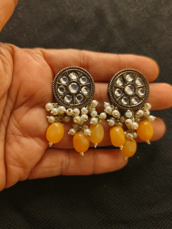 Oxidized_Silver-Plated_Kundan_Choker_Necklace_Set_with_Yellow_Beads