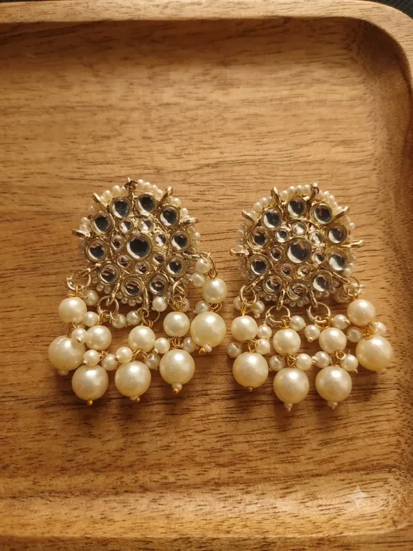 Pearl_and_Kundan_Statement_Earrings