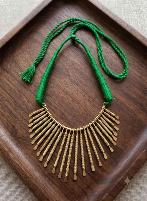 Green_Thread_Metal_Statement_Necklace_For_Women