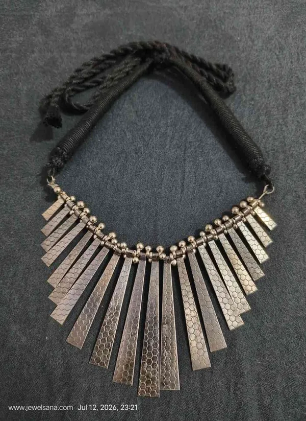 Black_Metal_Statement_Necklace_For_Women