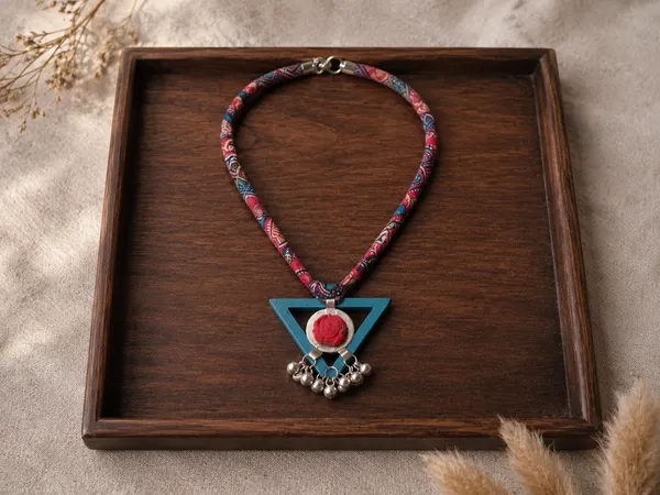 Blue_Wooden_Triangle_Necklace_With_Fabric_Strings