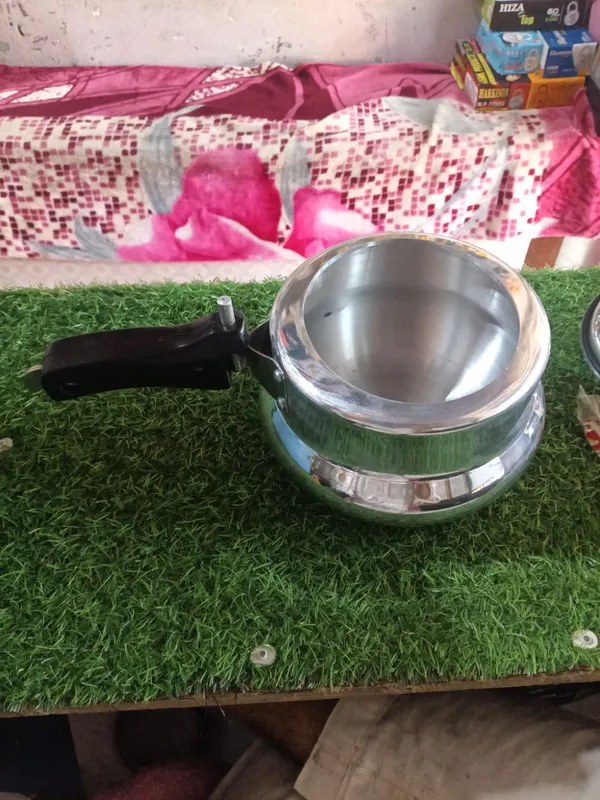 handi_2_ltr_pressure_coocker_with_lid_almunium