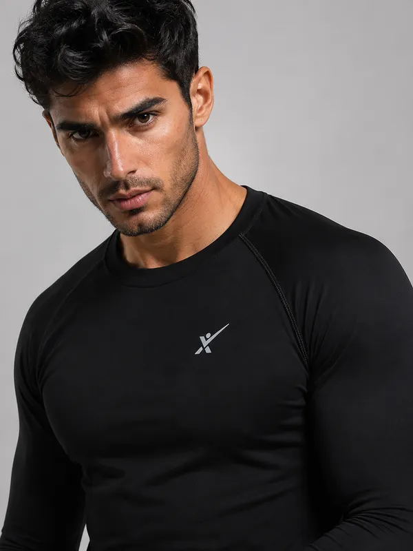 Men's_Compression_T_Shirt_Snug_Fit_Moisture_Wicking