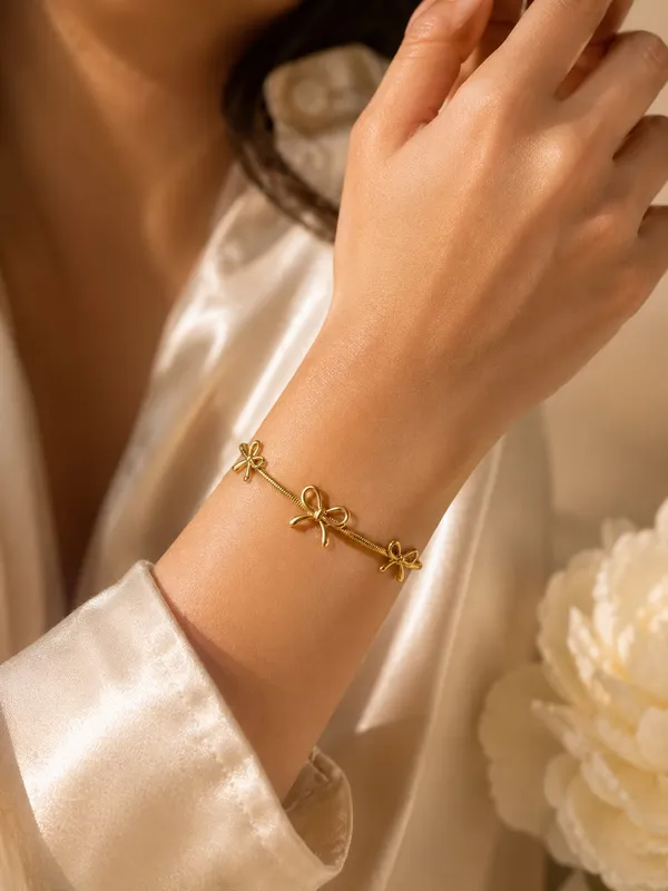 Golden_Bow_Bracelet