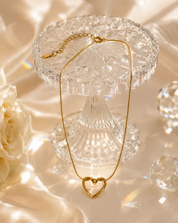 Heart_Knot_Necklace