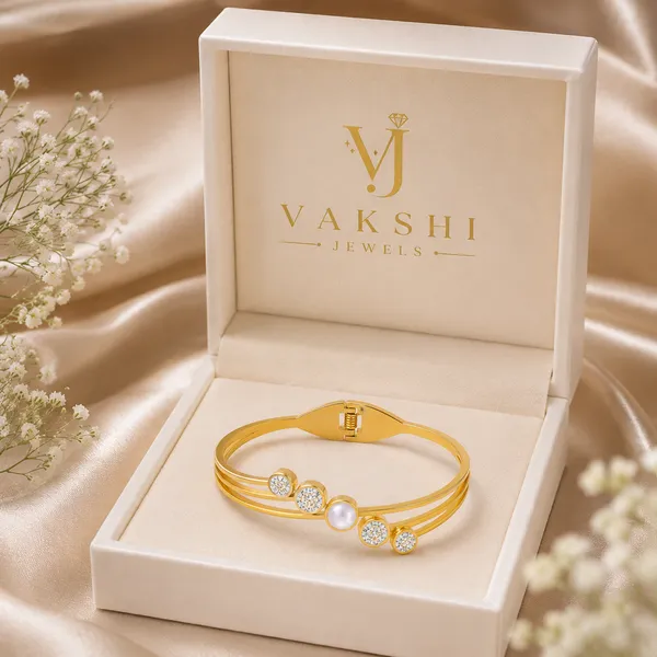 Golden_Stainless_Steel_Bracelet_For_Women