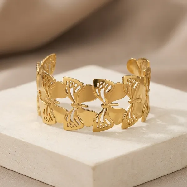 Gold_Stainless_Steel_Bracelet_For_Women