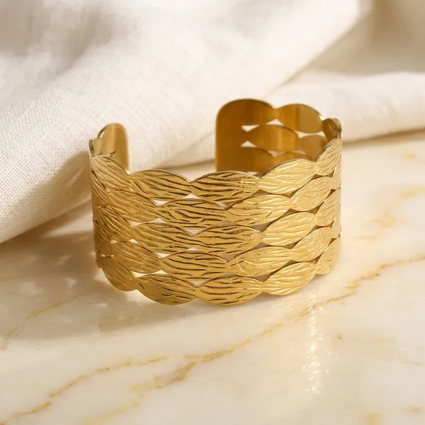 Gold_Stainless_Steel_Bracelet_For_Women