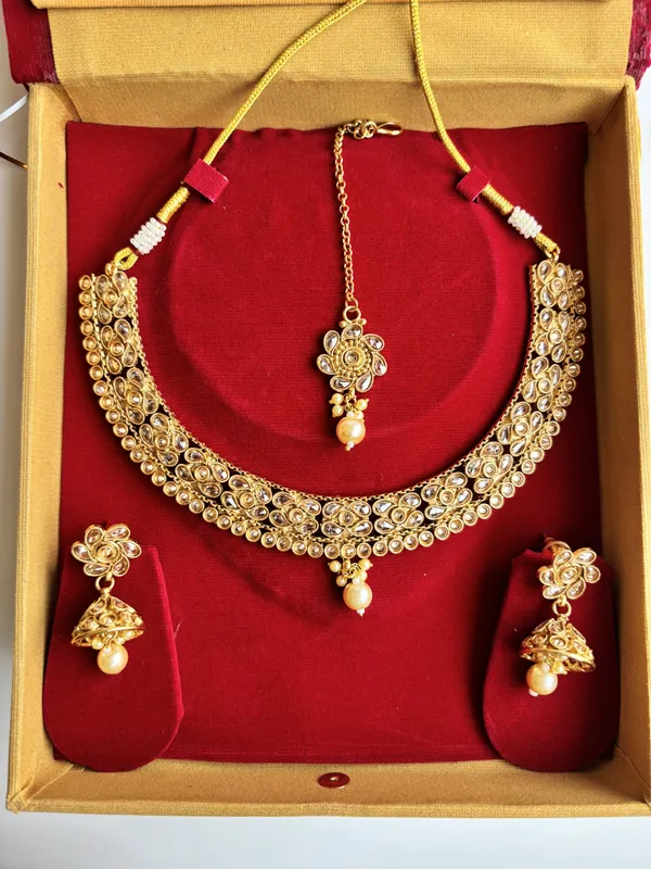 Champagne_Gold_Brass_Casual_Necklace_For_Women