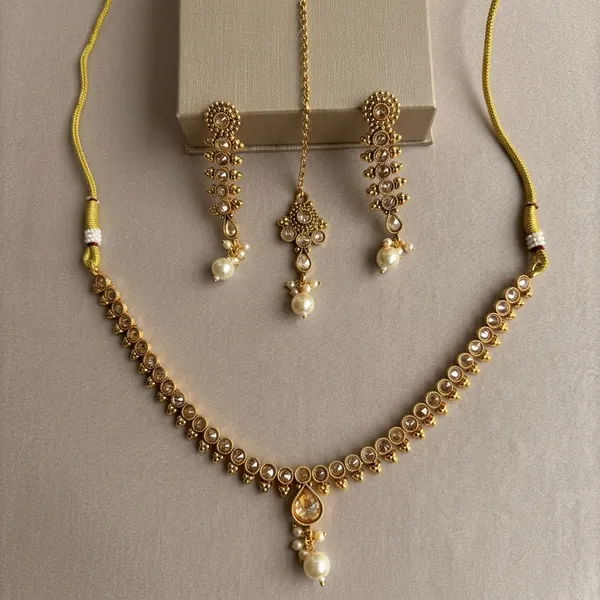 Gold_And_Champagne_Copper_Brass_Necklace_Set_For_Women