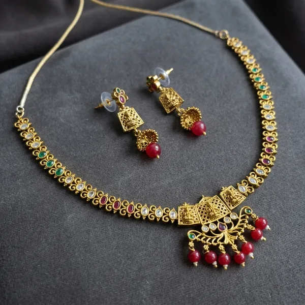 Gold_Copper_Brass_Necklace_Set_For_Women