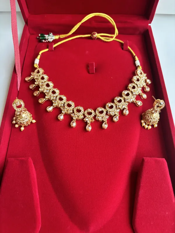 Champagne_And_Gold_Copper_Brass_Necklace_Set_For_Women