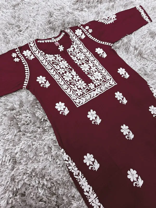 Aarohi_Hand_Work_Fine_Chikankari_Straight_Kurti_For_Women
