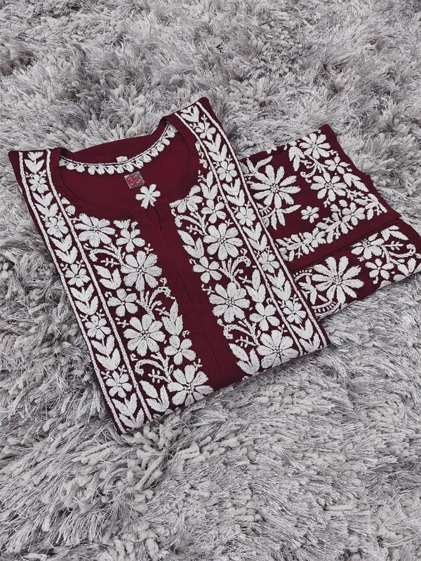 Aarohi_Hand_Work_Fine_Chikankari_Straight_Kurti_For_Women