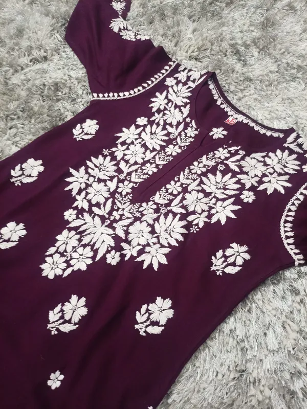 Aabroo_Hand_Work_Fine_Chikankari_Straight_Kurta_For_Women