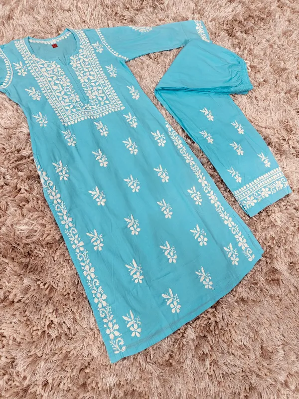 Rang-e-Noor_Hand_Work_Fine_Chikankari_Pant_Set_For_Women