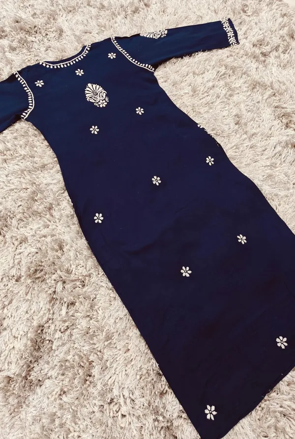 Falaq_Hand_Work_Fine_Chikankari_Straight_Kurti_For_Women