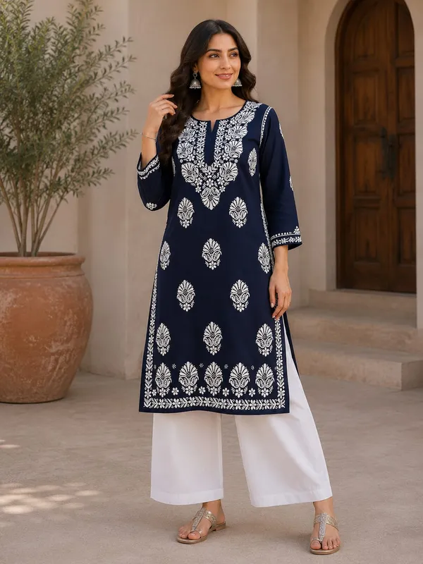 Falaq_Hand_Work_Fine_Chikankari_Straight_Kurti_For_Women