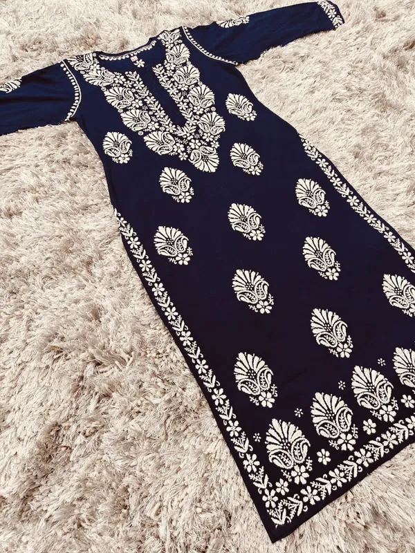 Falaq_Hand_Work_Fine_Chikankari_Straight_Kurti_For_Women