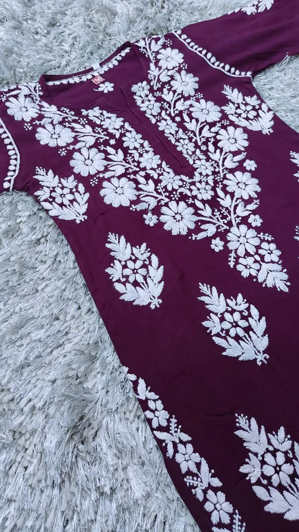 Falaq_Hand_Work_Fine_Chikankari_Straight_Kurti_For_Women