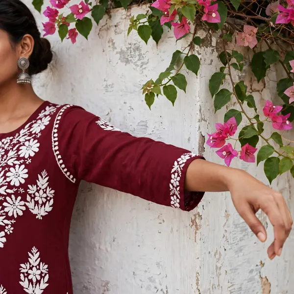 Vaidehi_Hand_Work_Fine_Chikankari_Straight_Kurti_For_Women