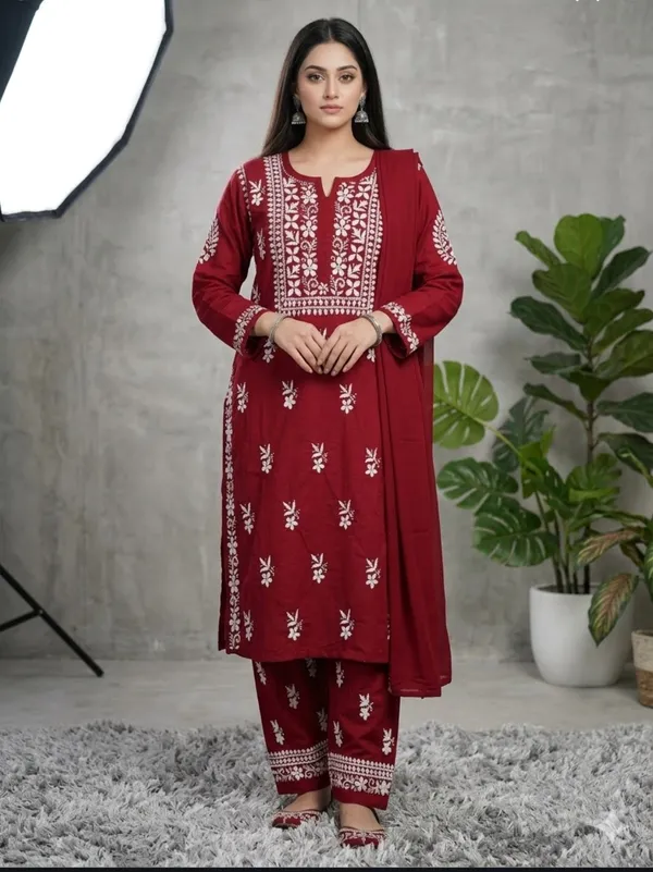 Ishita_Cotton_Hand_Embroidered_Straight_Kurti_Pant_Set_For_Women