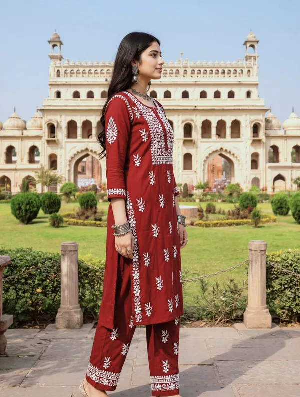 Ishita_Cotton_Hand_Embroidered_Straight_Kurti_Pant_Set_For_Women