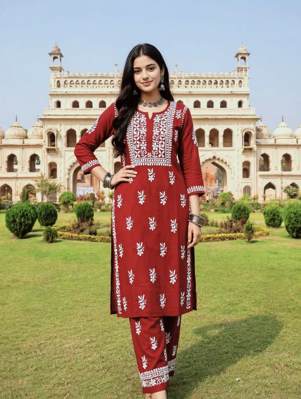 Ishita_Cotton_Hand_Embroidered_Straight_Kurti_Pant_Set_For_Women