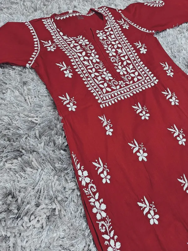 Ishita_Cotton_Hand_Embroidered_Straight_Kurti_Pant_Set_For_Women