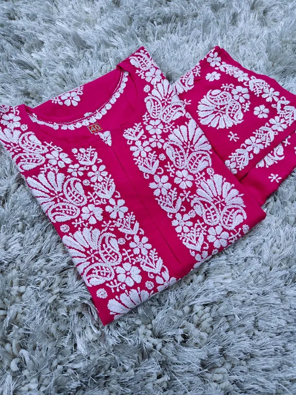 Kashvi_Hand_Work_Fine_Chikankari_Straight_Kurti_For_Women