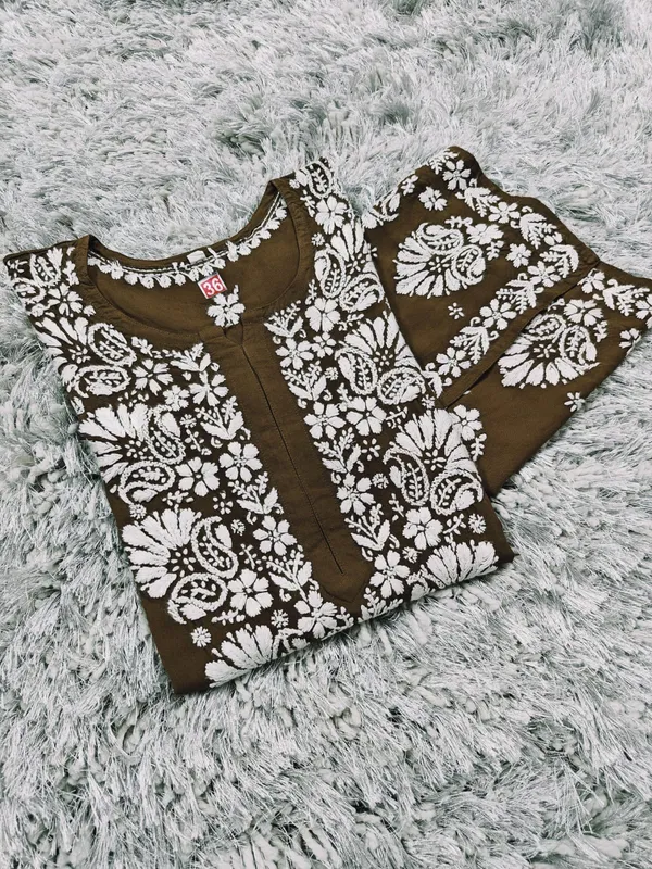 Fiza_Hand_Work_Fine_Chikankari_Straight_Kurti_For_Women