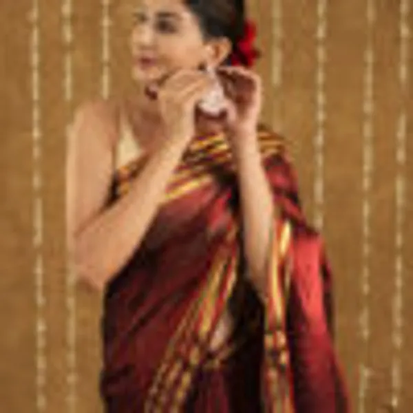 Maroon_Tissue_Mul_Cotton_Hand_Woven_Saree_For_Women