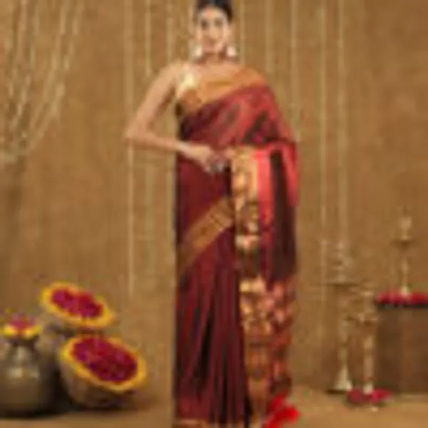 Maroon_Tissue_Mul_Cotton_Hand_Woven_Saree_For_Women