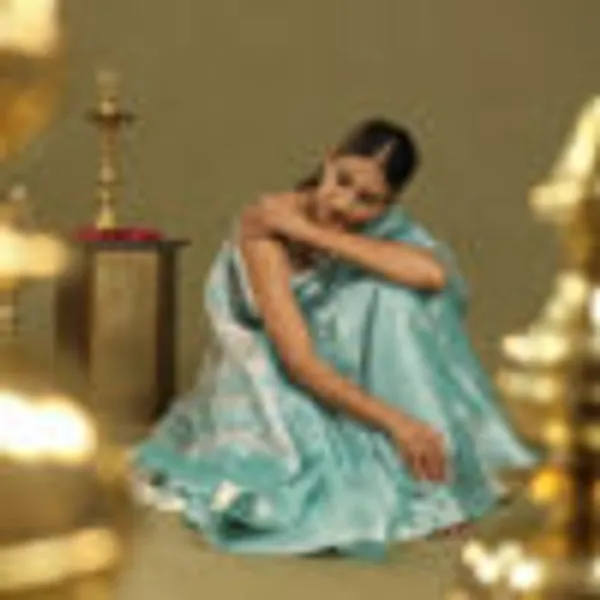 Aqua_Green_Tissue_Mul_Cotton_Hand_Woven_Saree_For_Women