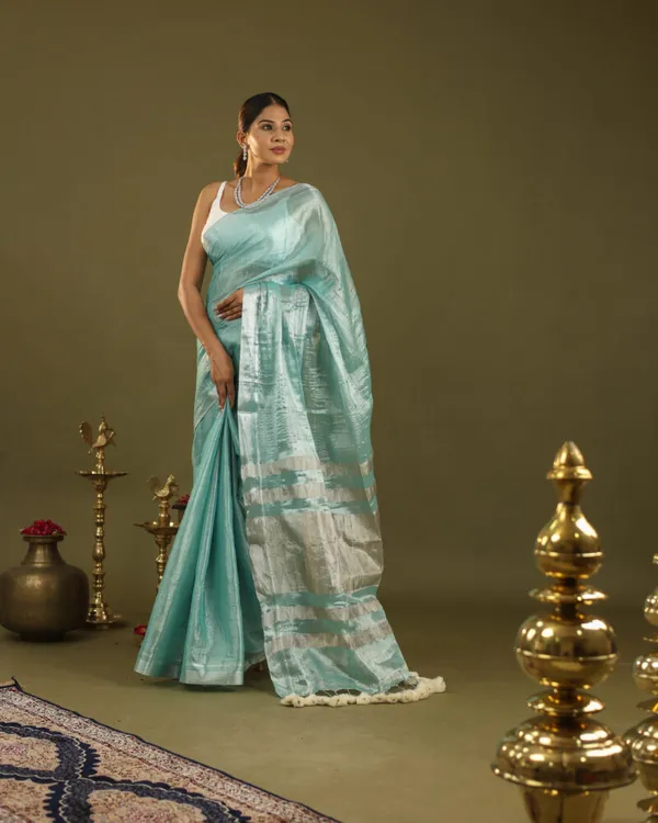 Aqua_Green_Tissue_Mul_Cotton_Hand_Woven_Saree_For_Women
