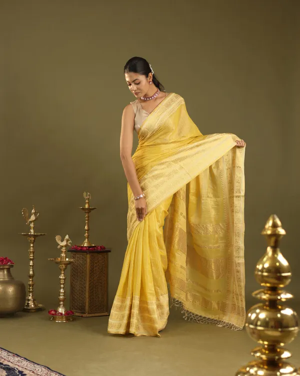 Yellow_Tissue_Mul_Cotton_Hand_Woven_Saree_For_Women