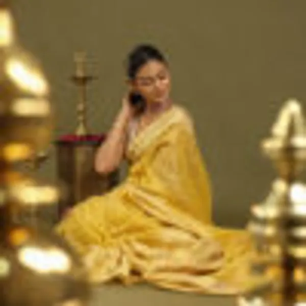 Yellow_Tissue_Mul_Cotton_Hand_Woven_Saree_For_Women