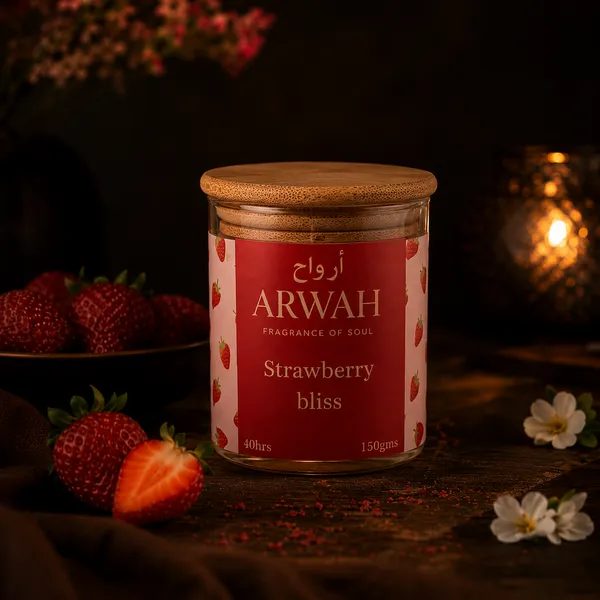 Strawberry_Bliss_Luxury_Scented_Candle