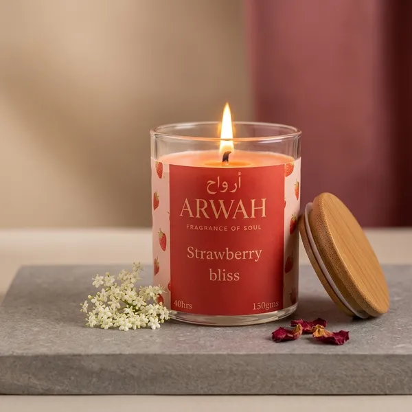 Strawberry_Bliss_Luxury_Scented_Candle