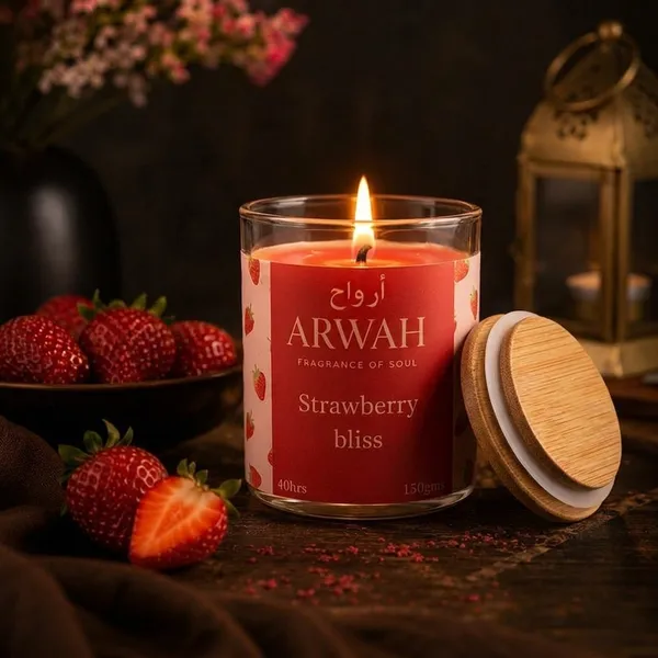 Strawberry_Bliss_Luxury_Scented_Candle