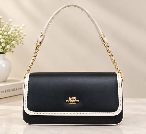 Black_and_Cream_Structured_Chain_Shoulder_Bag