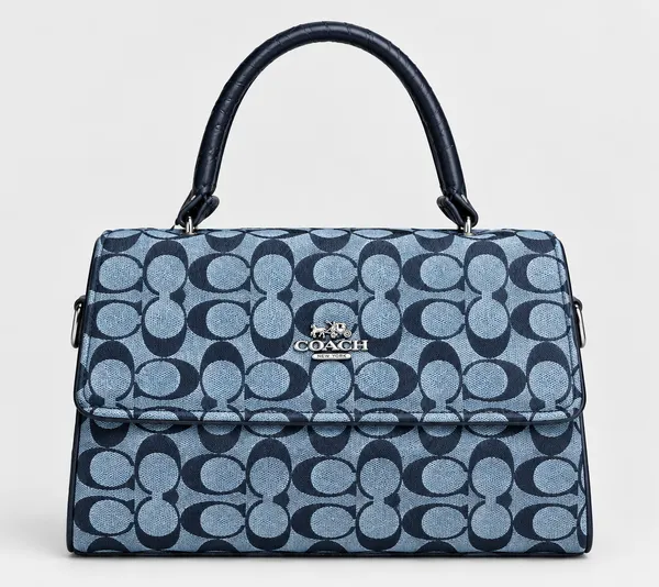 Black_handbag_