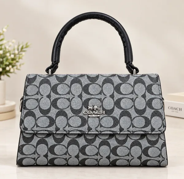 Black_handbag