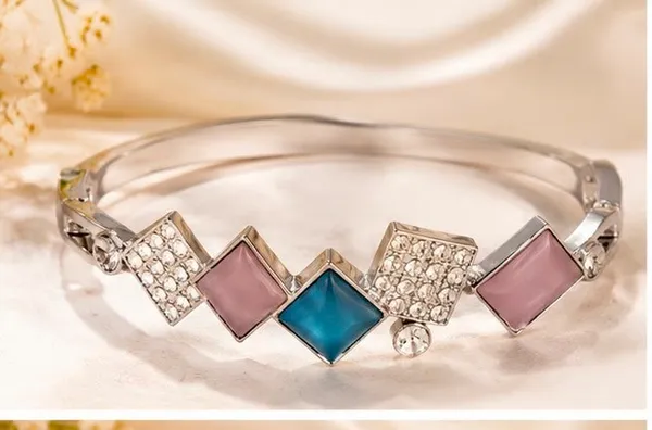 Geometric_Crystal_Charm_Bracelet