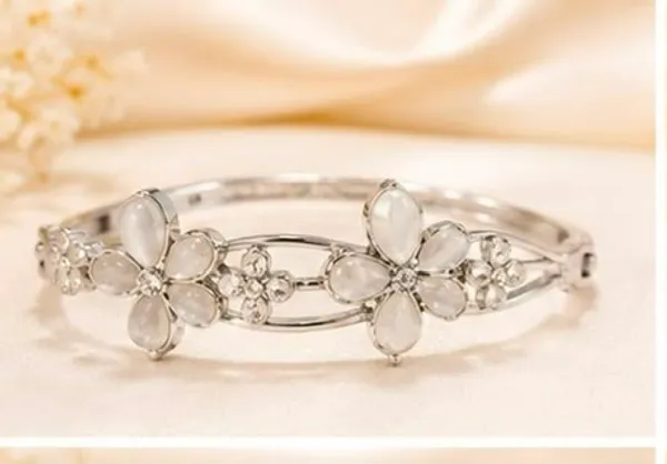 Silver_Blossom_Floral_Bracelet