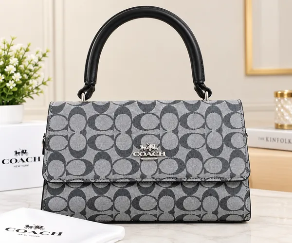 Black_handbag