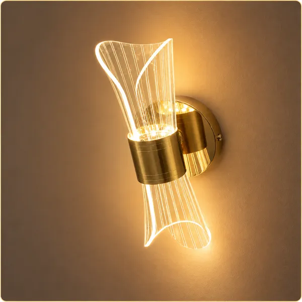 Acrylic_Metal_Contemporary_Curved_Blade_Wall_Light_Gold
