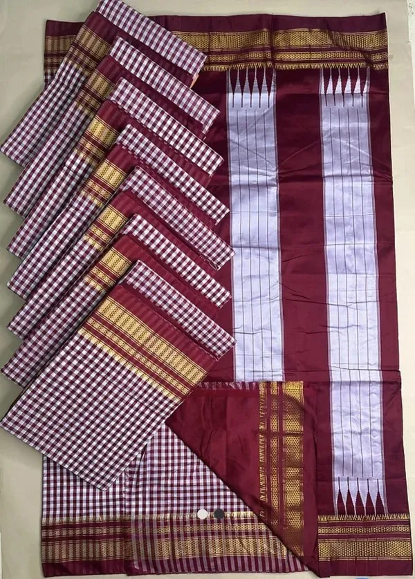 Ilakal_Small_Tam_Tam_Checks_Maroon_Cotton_Silk_Saree_With_Tope_Teni_Pallu_Original_Quality_For_Women