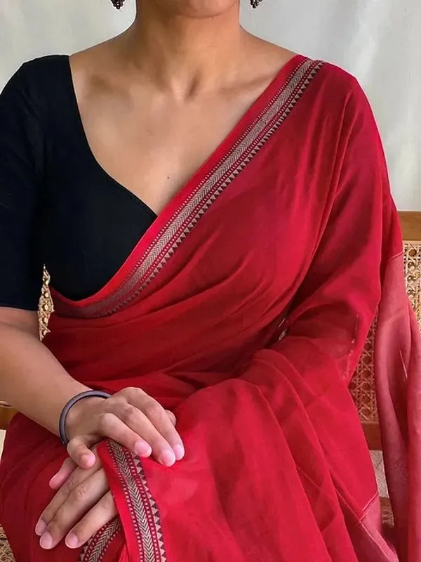 Red_Ashwini_Narayanpeth_Cotton_Saree_With_Running_Blouse_Piece_Same_As_Saree_Color_For_Women